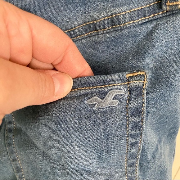 Hollister High-Rise Short 3” Advanced Stretch Size 1 Waist 25” Blue Distressed - Picture 7 of 9